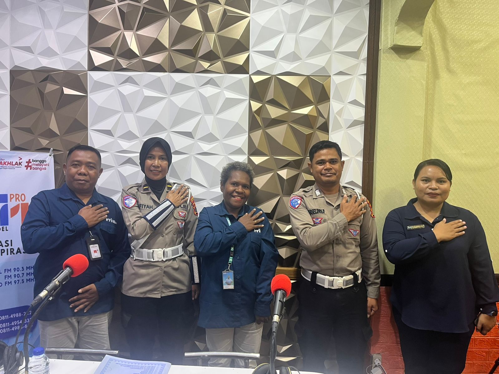 Satlantas Polres Boven Digoel Gelar Dialog Interaktif di RRI, Sosialisasikan Operasi Keselamatan Cartenz 2026.