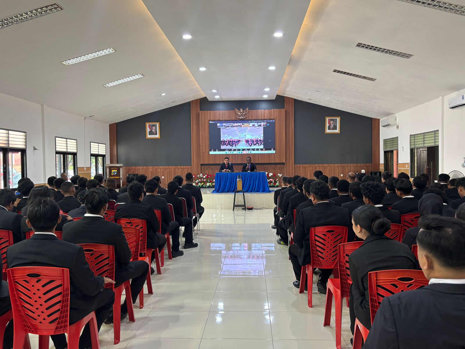 Upacara Pembukaan Dikbangspes Polri Gelombang I dan Dikbangspes Polri Mandiri Bareskrim Secara Daring Wilayah Timur Tahun Anggaran 2026 Polres Mimika Polda Papua Tengah.