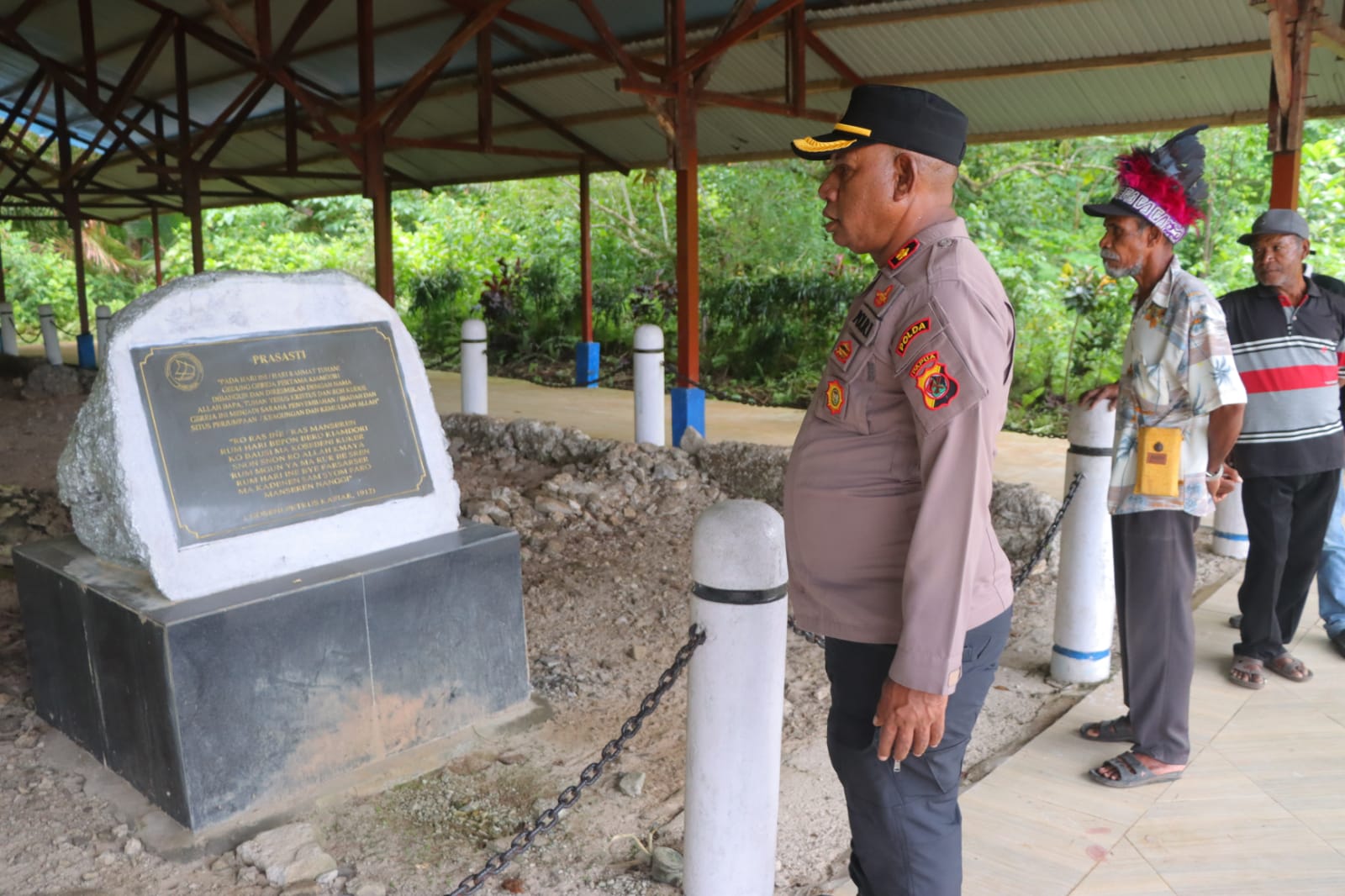 Kapolres Supiori Kunjungi Kuburan Tua di Kampung Kyamdori