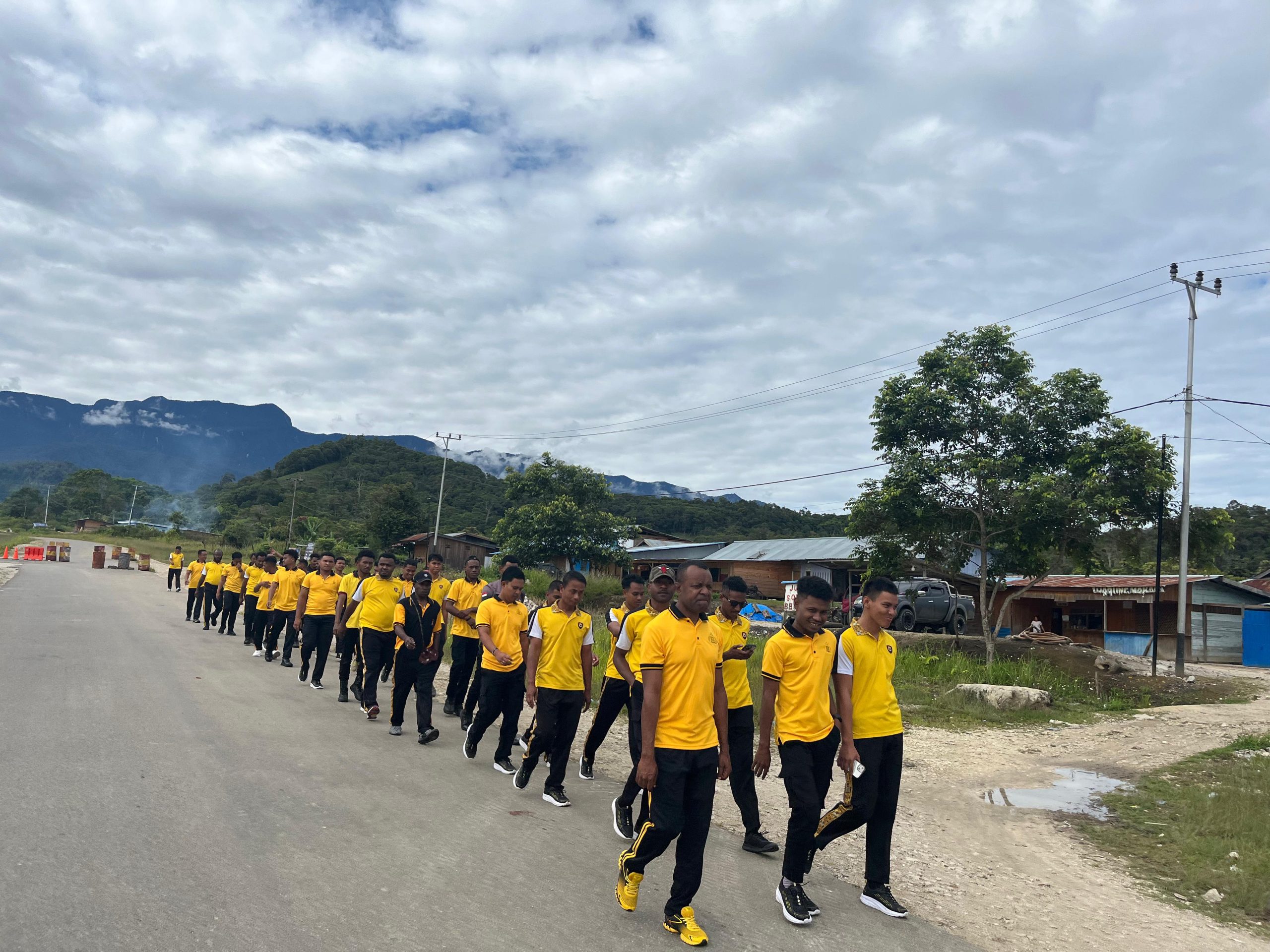 Personel Polres Mamberamo Tengah Kompak dan Bugar Lewat Olahraga Pagi
