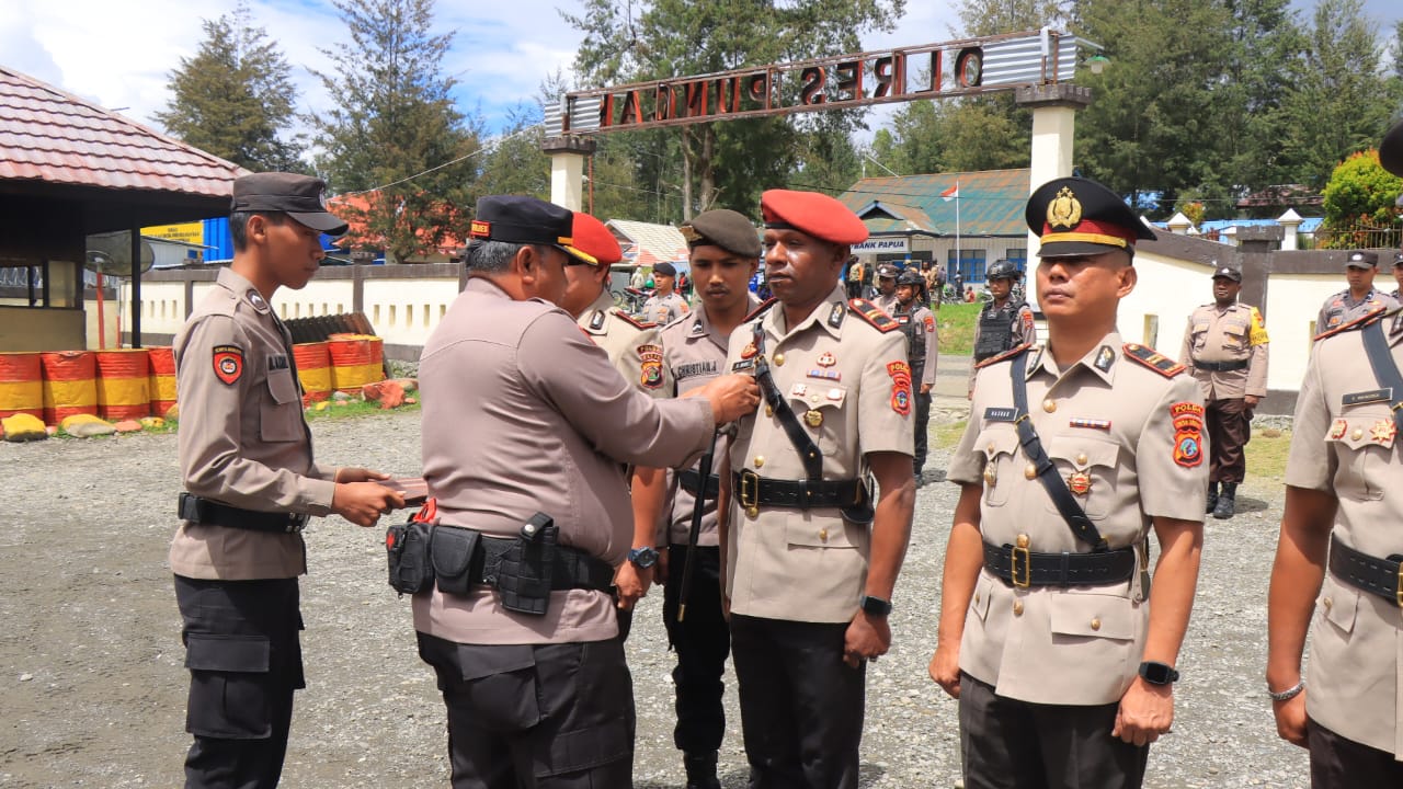 Kapolres Puncak Pimpin Sertijab Sejumlah Pejabat di Lingkungan Polres Puncak