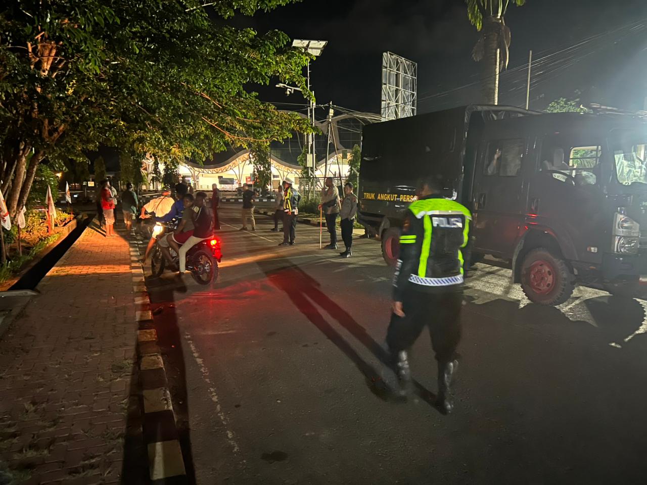 Regu Cipkon 3 Polres Merauke Laksanakan Patroli Untuk Menjaga Keamanan Dan Ketertiban