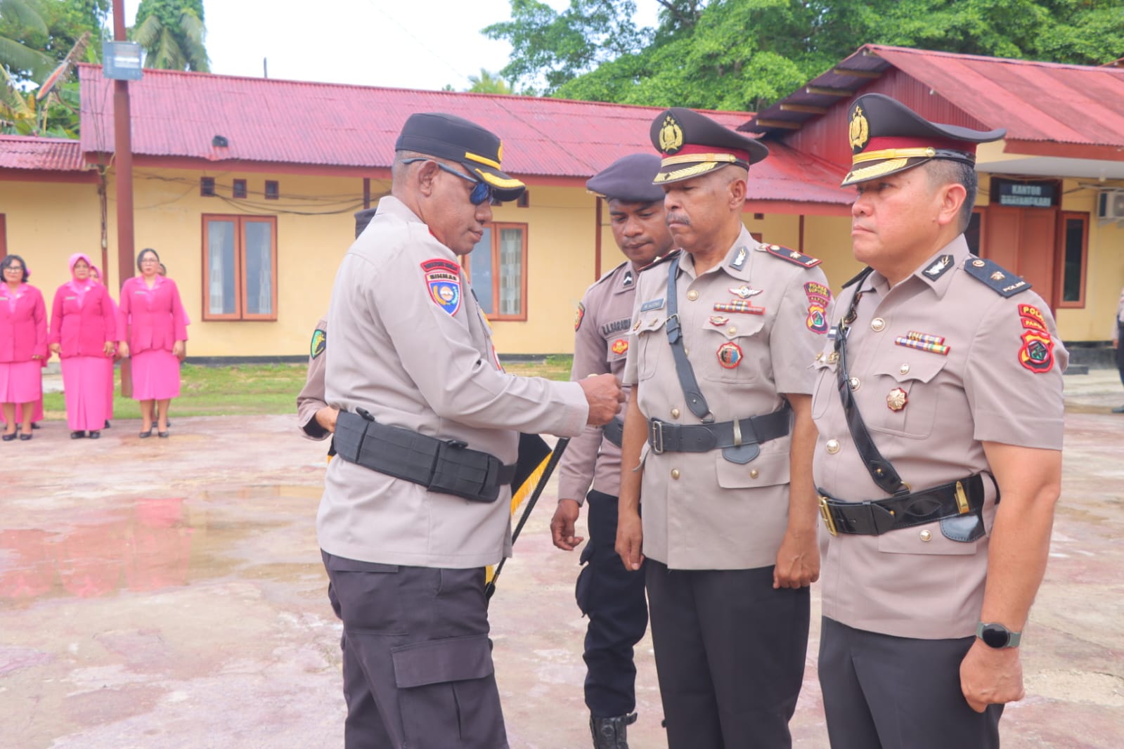 Kapolres Supiori Pimpin Upacara Sertijab dan Pengukuhan Pejabat Polres Supiori