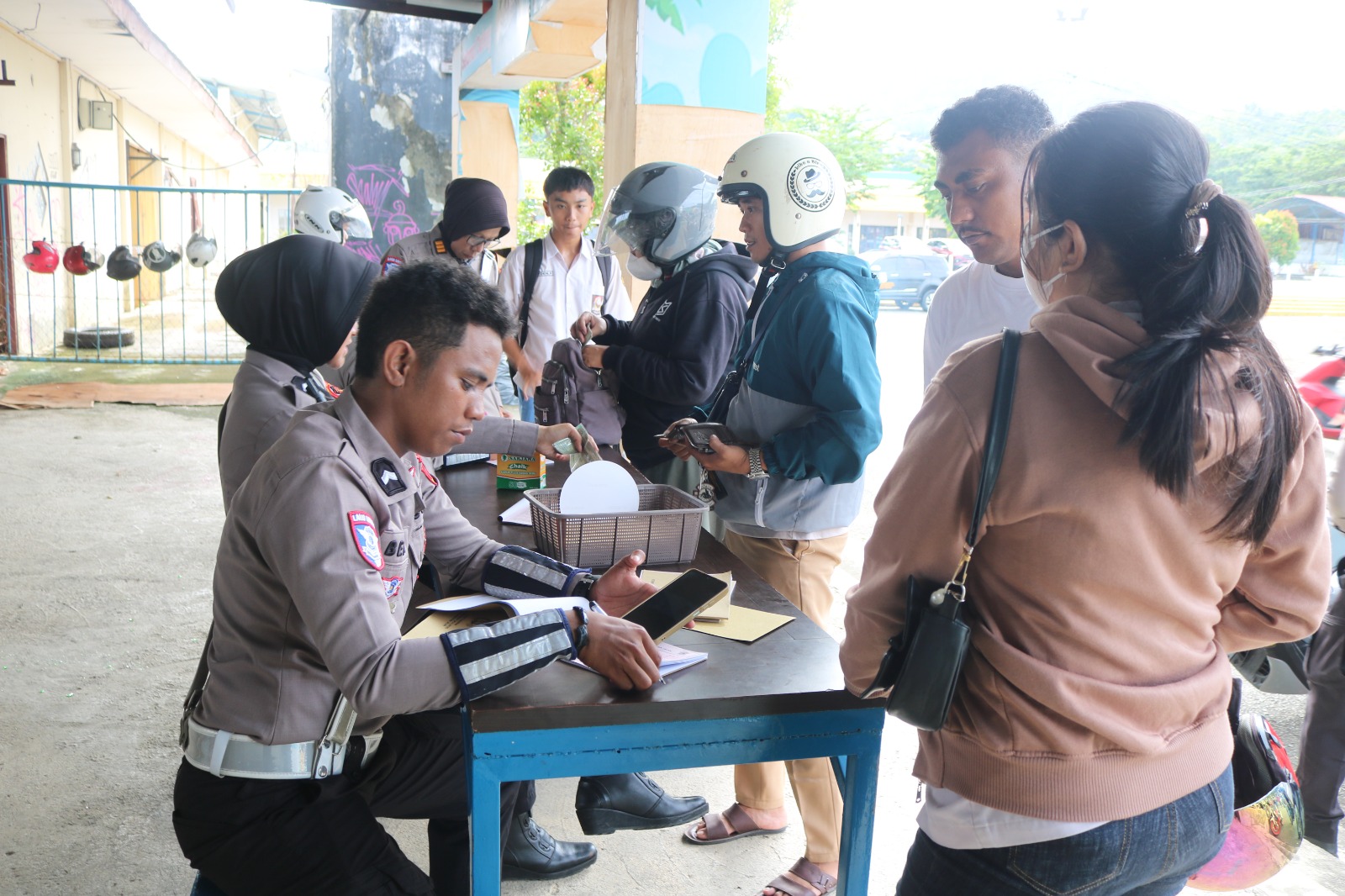 Hari Ke-7 Operasi Keselamatan Cartenz, Polda Papua Kedepankan Teguran Simpatik dan Sosialisasi bagi Pengguna Jalan