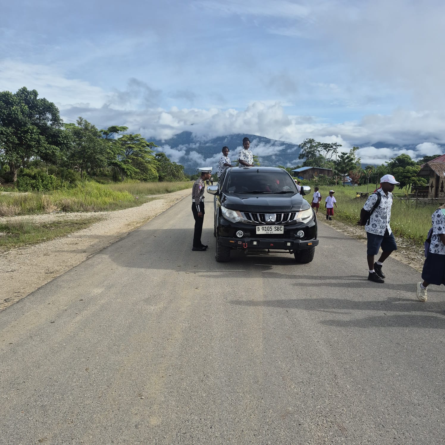 Satlantas Polres Mamberamo Tengah Fokus Edukasi Pengemudi Roda Empat pada Hari Kesepuluh Operasi Keselamatan Cartenz 2026