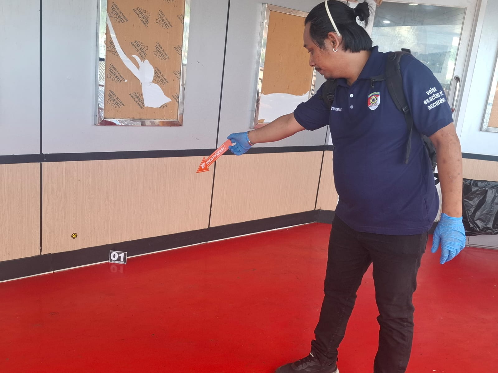 Sat Reskrim Polres Jayapura Laksanakan Olah TKP Kasus Penganiayaan di KM. Gunung Dempo