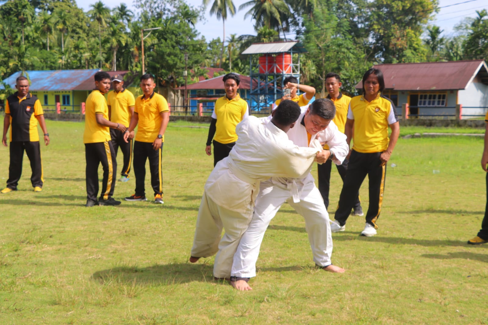 Wakapolres Supiori Pimpin Bela Diri Polri Bagi Personel Peserta UKP Semester I Tahun 2026