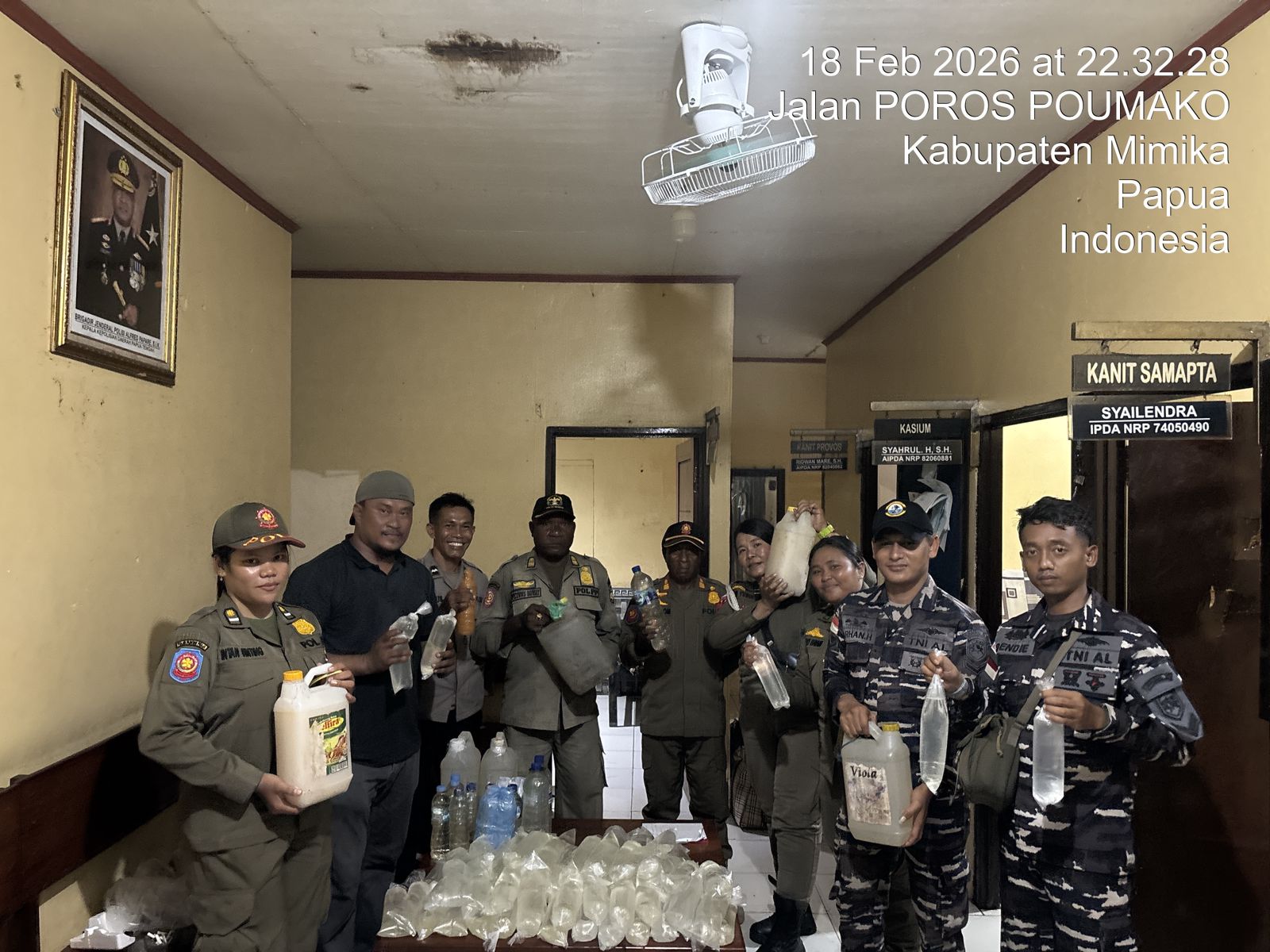 PENGAMANAN DAN SWEPPING MIRAS LOKAL JENIS SOPI SAAT KEDATANGAN KAPAL KM. LAUSER DI PELABUHAN POMAKO.