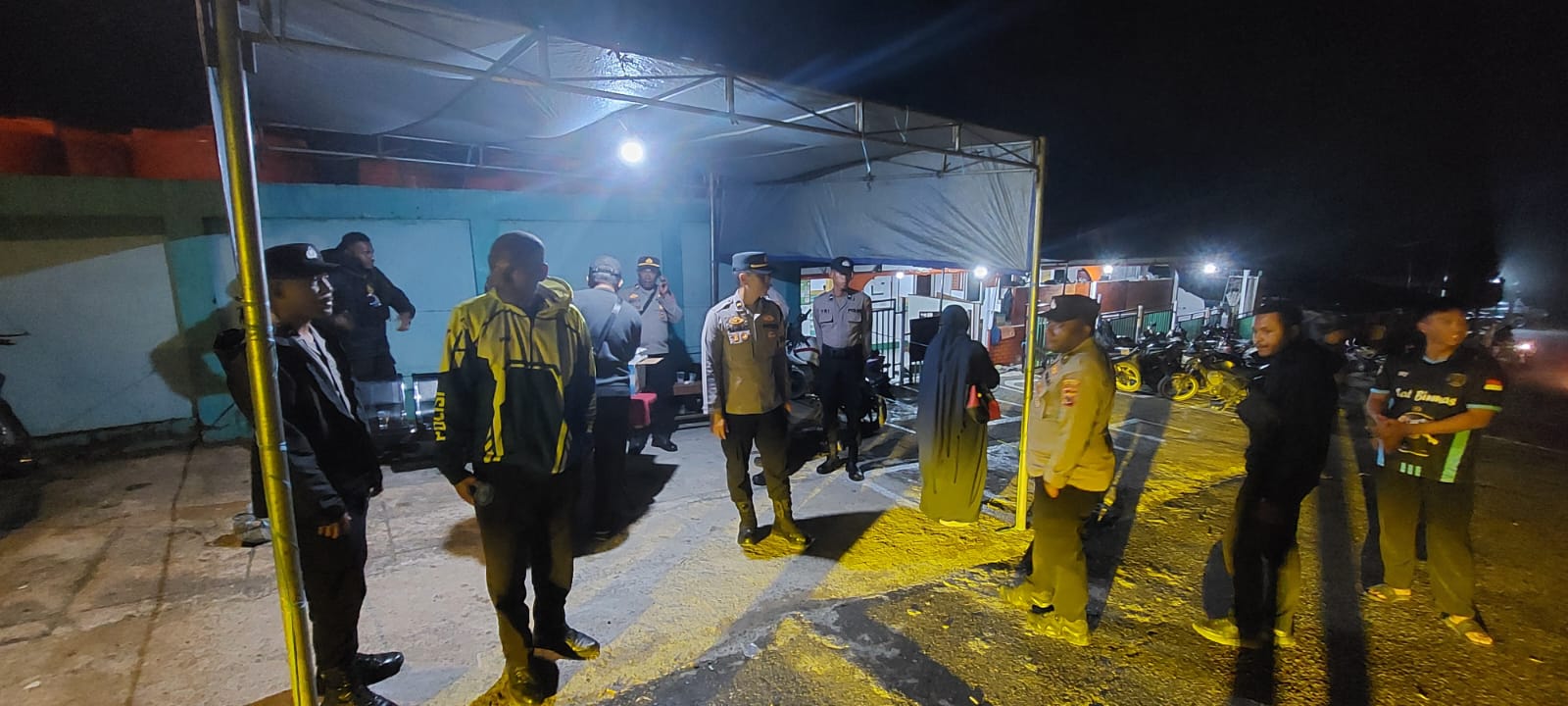 Polres Tolikara Amankan Sholat Tarawih Hari Ke-2 di Karubaga, Situasi Tetap Kondusif