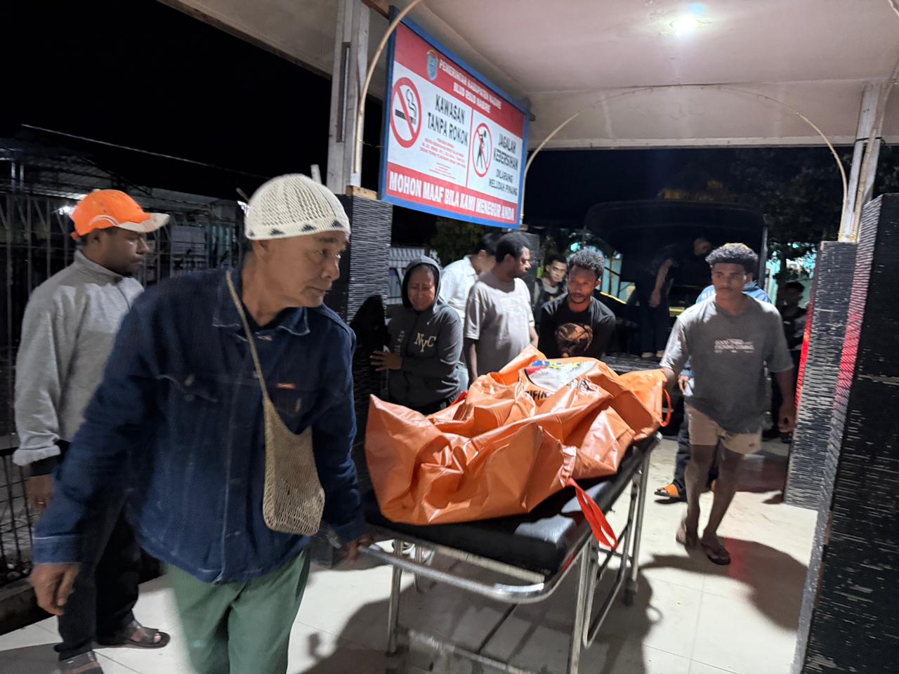 Sat Reskrim Polres Nabire Respon Cepat Kejadian Penemuan Mayat Di Pantai Kalibobo Nabire