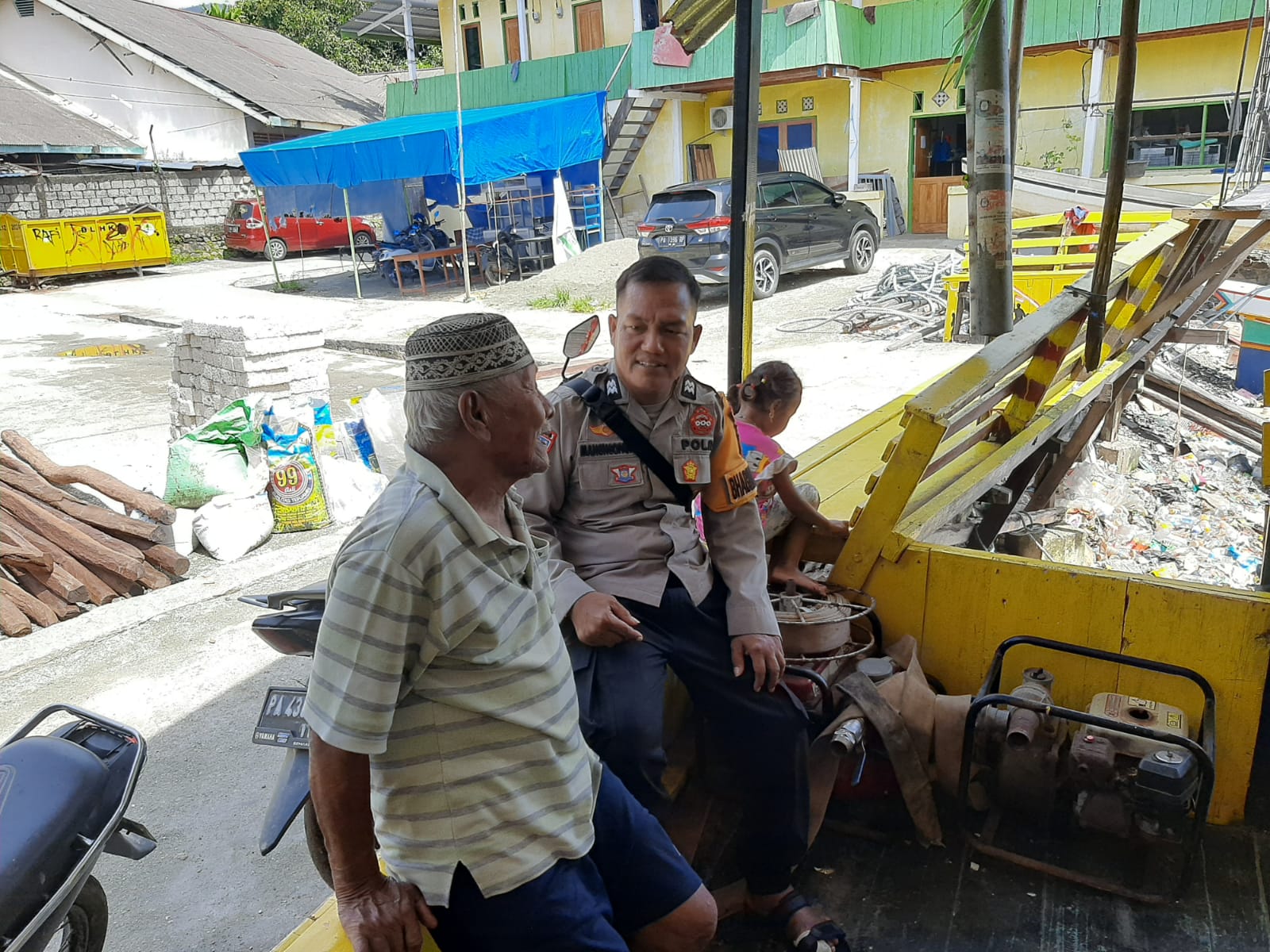 Bhabinkamtibmas Kelurahan Mandala Sambangi Warga, Sampaikan Pesan Kamtibmas Di Bulan Ramadan