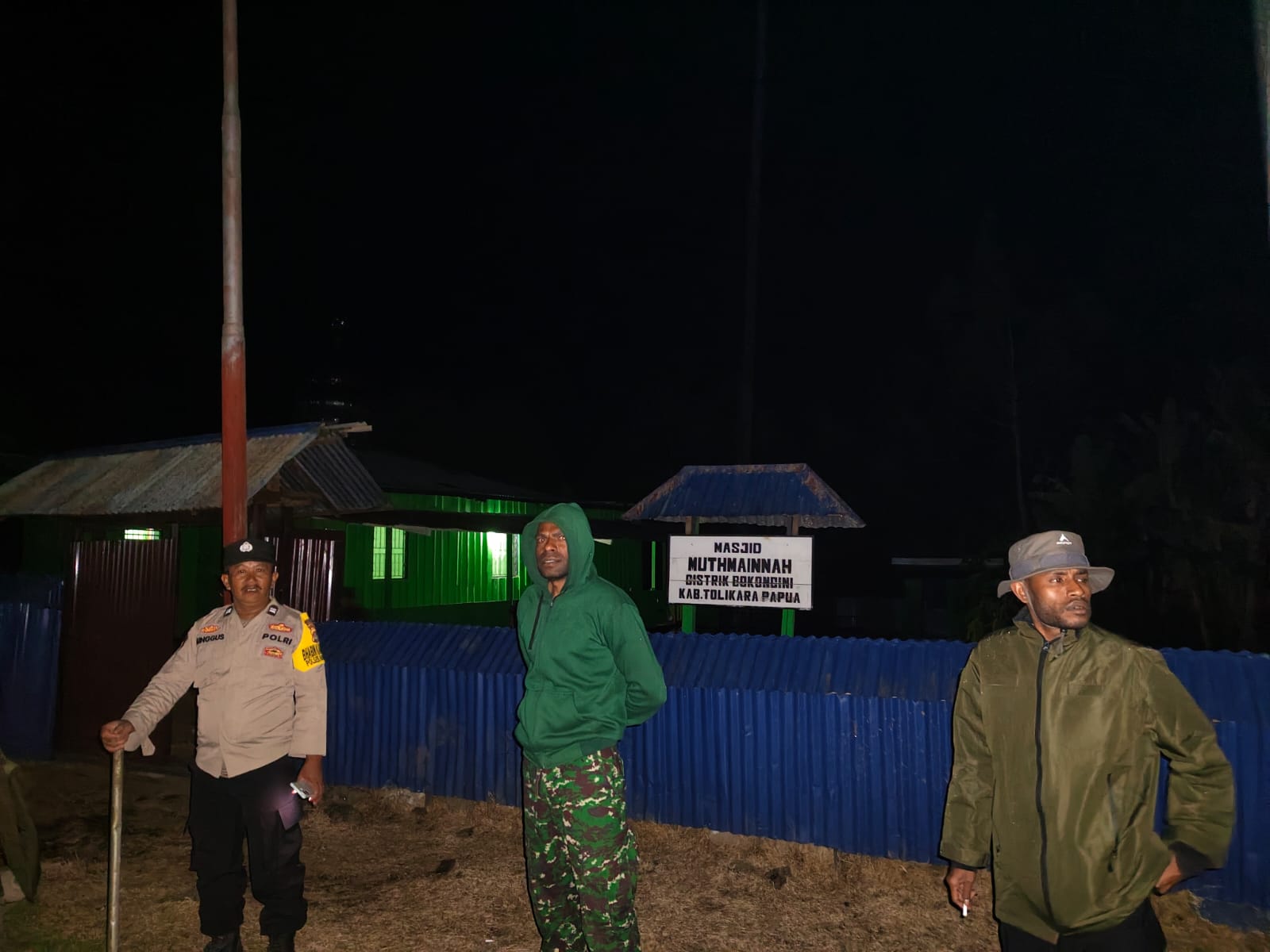 Sinergi TNI-Polri di Bokondini amankan Jalannya Sholat Tarawih di Bokondini, Situasi Berjalan Aman Kondusif