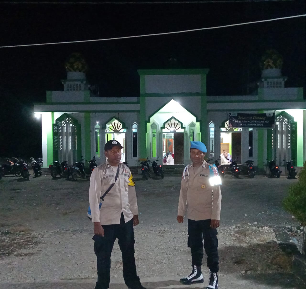 Personel Polres Sarmi dan Polsek Jajaran Intensifkan Pengamanan Sholat Tarawih
