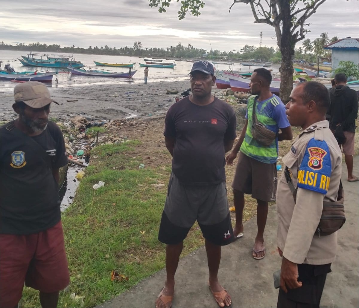 Hadir di Tengah Nelayan, Polisi RW Sat polairud Polres Sarmi Sampaikan Pesan Kamtibmas
