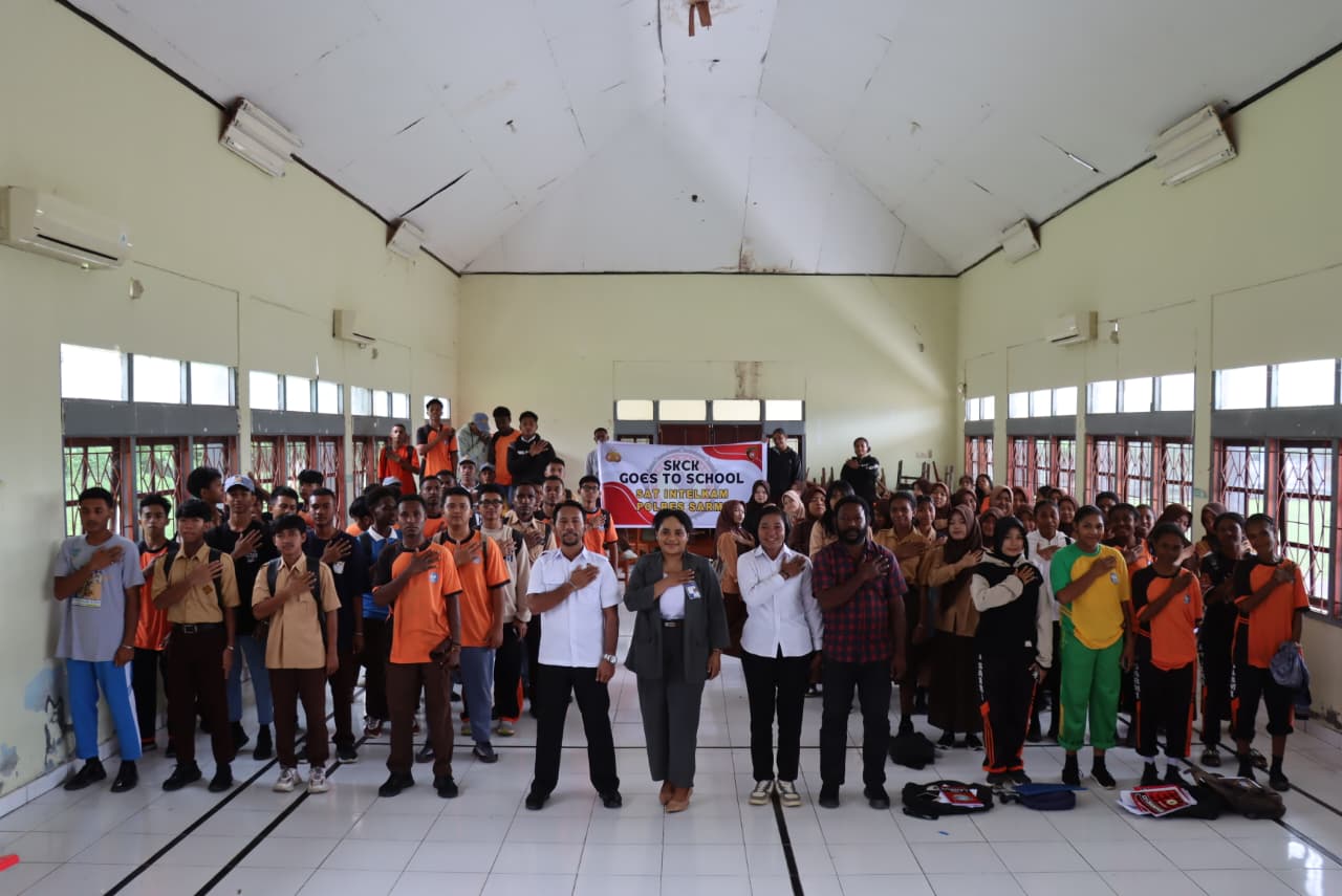 Sat Intelkam Polres Sarmi Edukasi Pelajar Lewat Program “SKCK Goes to School” di SMA Negeri 1 Sarmi
