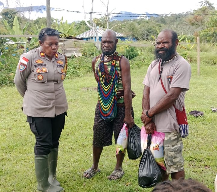 Silaturahmi Kasat Binmas Polres Mamberamo Tengah Bersama Perwakilan Pemuda Kobakma 1