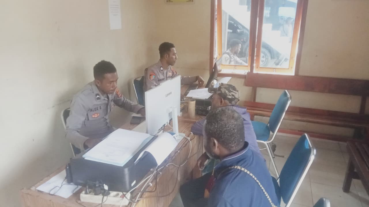 SPKT Polres Tolikara Berikan Pelayanan Cepat, Mudah, dan Humanis bagi Masyarakat