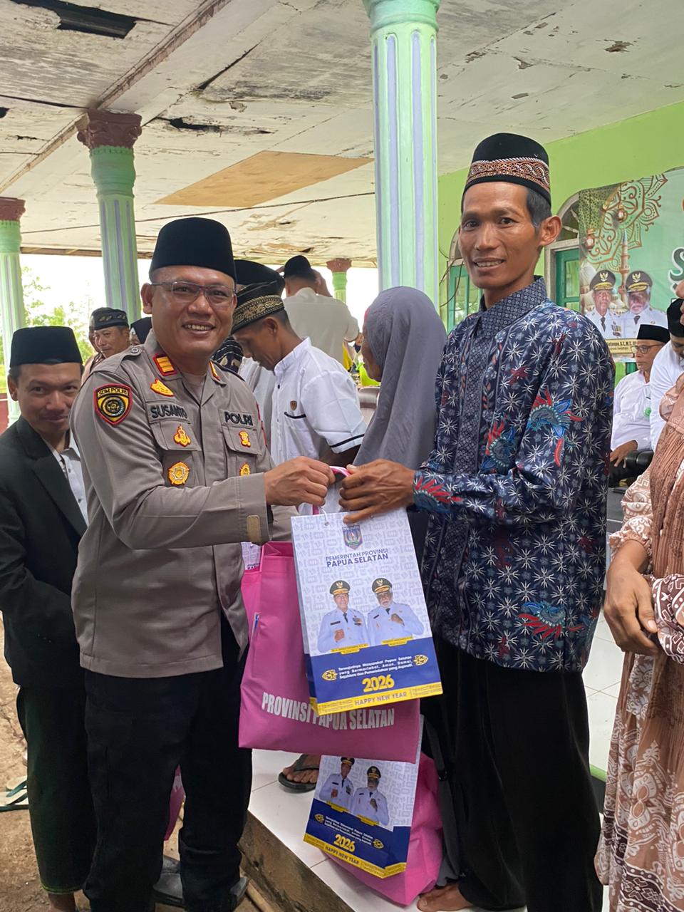 Kapolsek Merauke Kota ikuti Safari Ramadhan 1447 H, Gubernur Papua Selatan Serahkan Bantuan untuk Masyarakat Waninggap Kai
