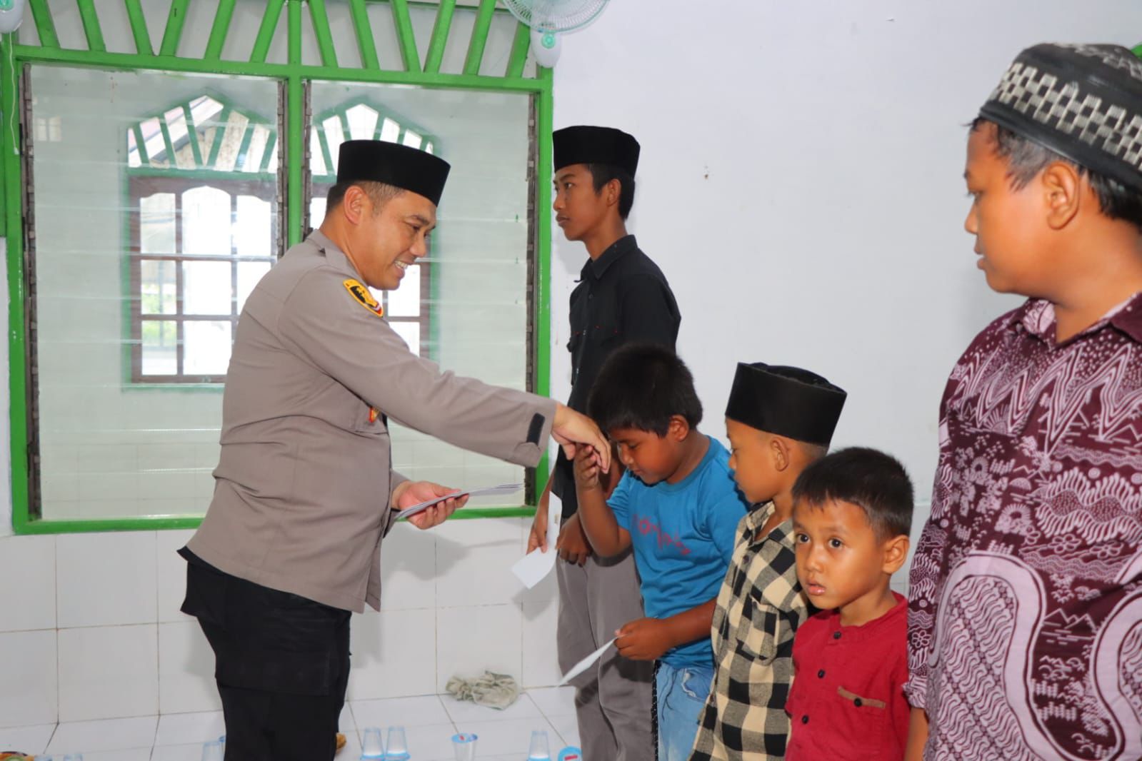 Safari Ramadhan 1447 H, Polres Waropen Pererat Silaturahmi Bersama Jamaah Masjid Al Falah SP IV