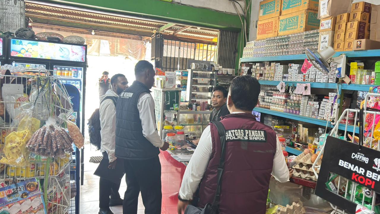 Antisipasi Lonjakan Harga, Satgas Saber Pangan Sarmi Sidak Sembako di Pasar Mararena