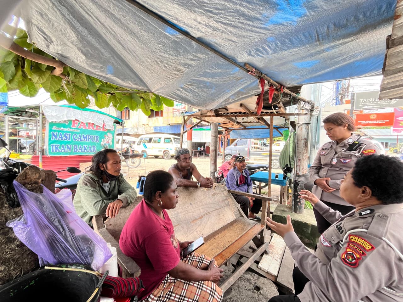 Satlantas Polresta Jayapura Kota Gelar Himbauan Tertib Lalu Lintas di Entrop, Ajak Warga Jayapura Selatan Utamakan Keselamatan