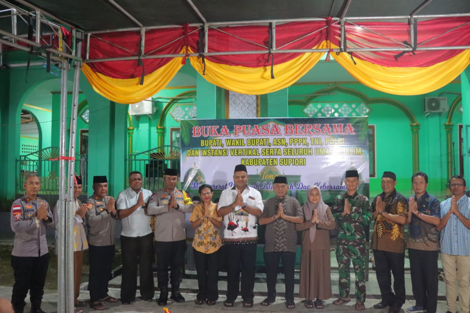 Buka Puasa Bersama Di Masjid An-Nur Supiori Polres Supiori, Pererat Sinergi Dan Silaturahmi Di Bulan Suci Ramadhan