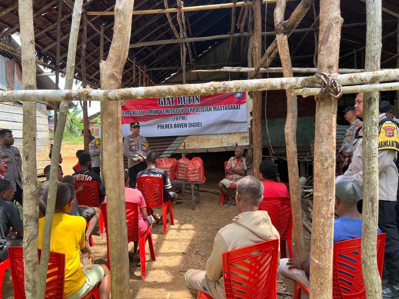 Sat Binmas Polres Boven Digoel Gelar Kegiatan Rutin Fkpm Di Rt 09 Kampung Sokanggo