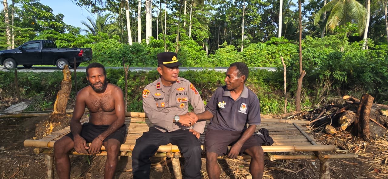 Gencar Sambangi Warga binaan Bhabin Kelurahan Mararena Sampaikan Pesan Kamtibmas