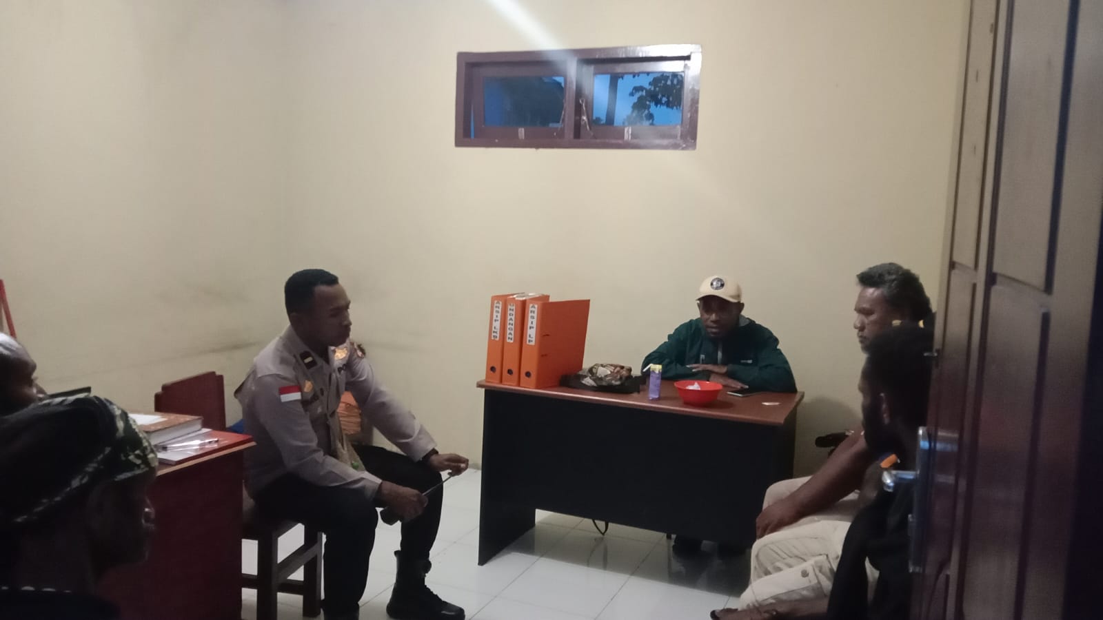 Polres Mamberamo Tengah Mediasi Sengketa Pembangunan Rumah di Kampung Gimbis