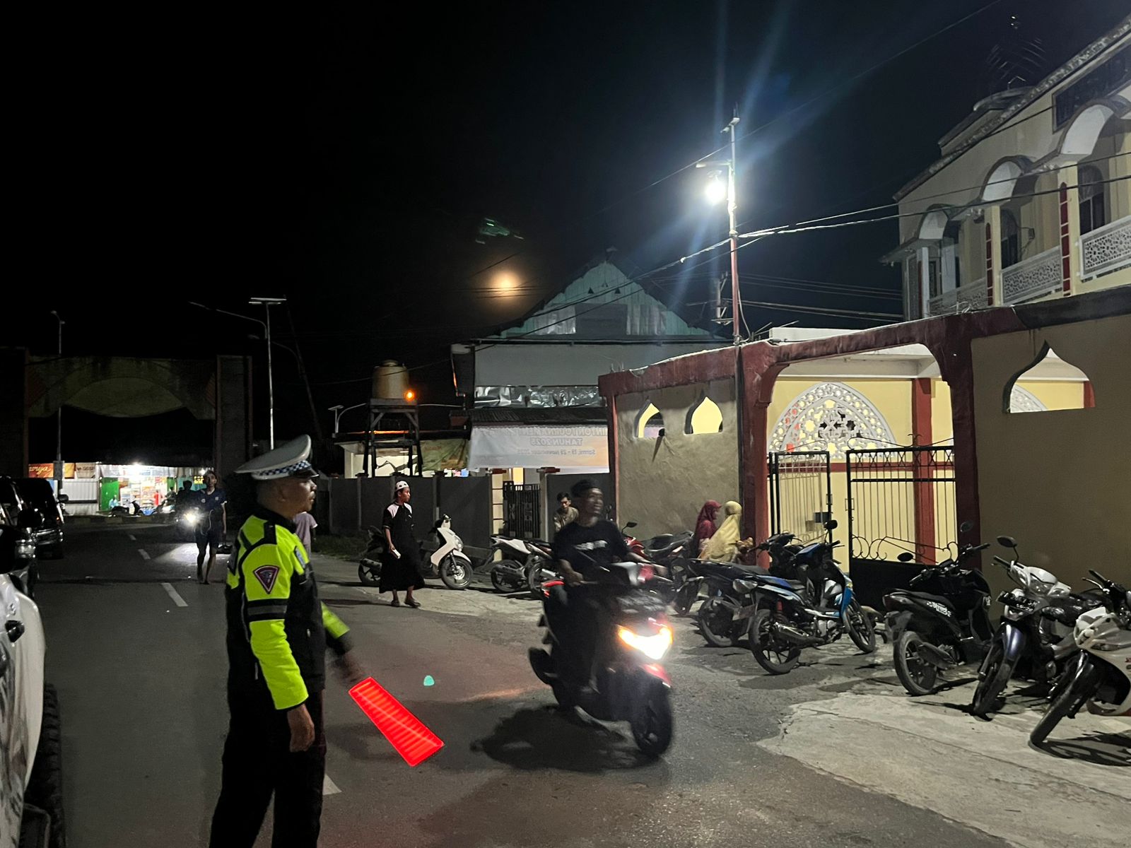 Personel Polres Sarmi Siaga di Masjid, Ciptakan Ramadan Aman dan Damai