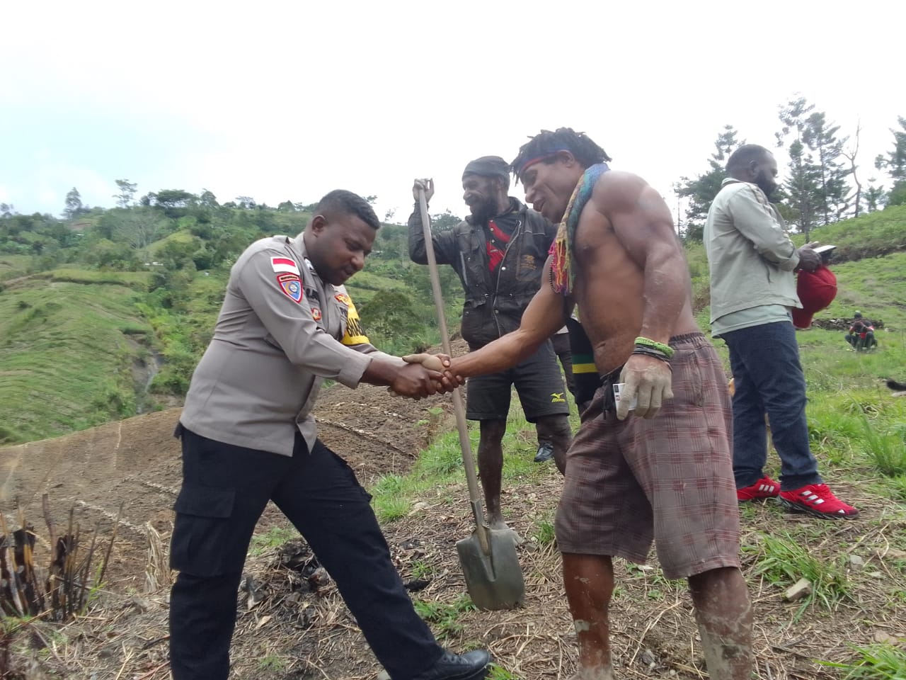 Polsek Karubaga Cek Lahan Jagung 2 Hektare di Desa Banggeri, Dukung Program Ketahanan Pangan Nasional 2026