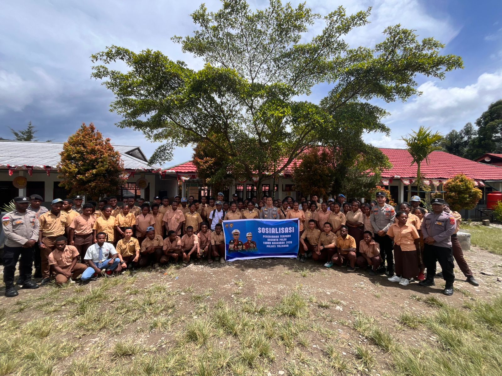 Bag SDM Polres Tolikara Gelar Sosialisasi Penerimaan Anggota Polri Terpadu T.A 2026 Di 2 Lokasi Sekolah Menengah Atas (SMA) Kota Karubaga