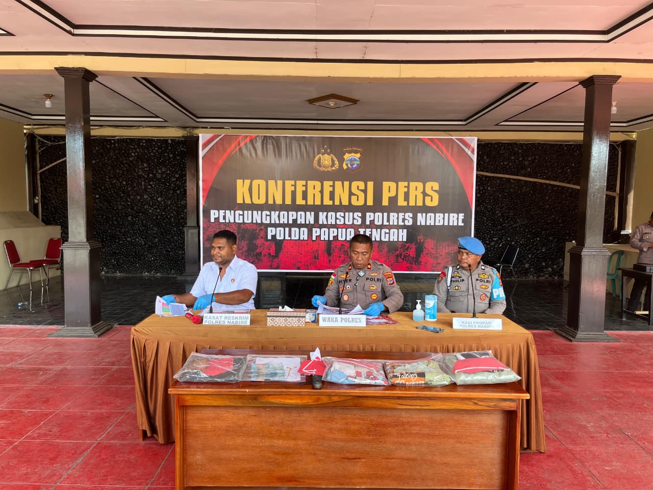 POLRES NABIRE GELAR PRESS RELEASE PENGUNGKAPAN KASUS PENCURIAN DENGAN KEKERASAN