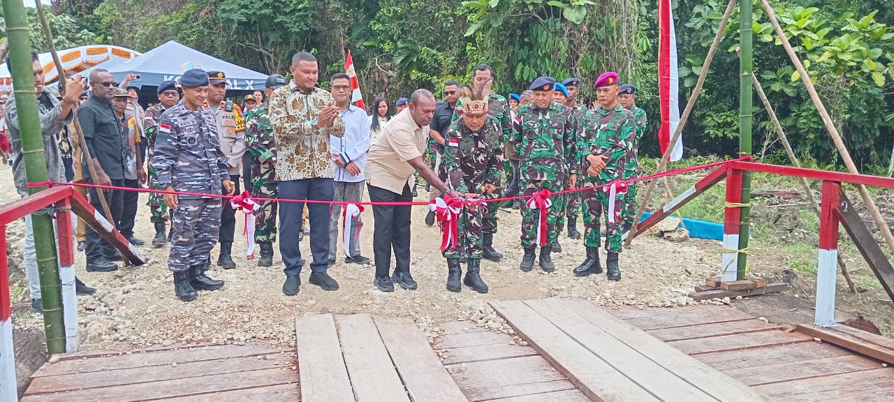 Jembatan Penghubung Anus–Podena Diresmikan, Permudah Aktivitas Warga Distrik Bonggo