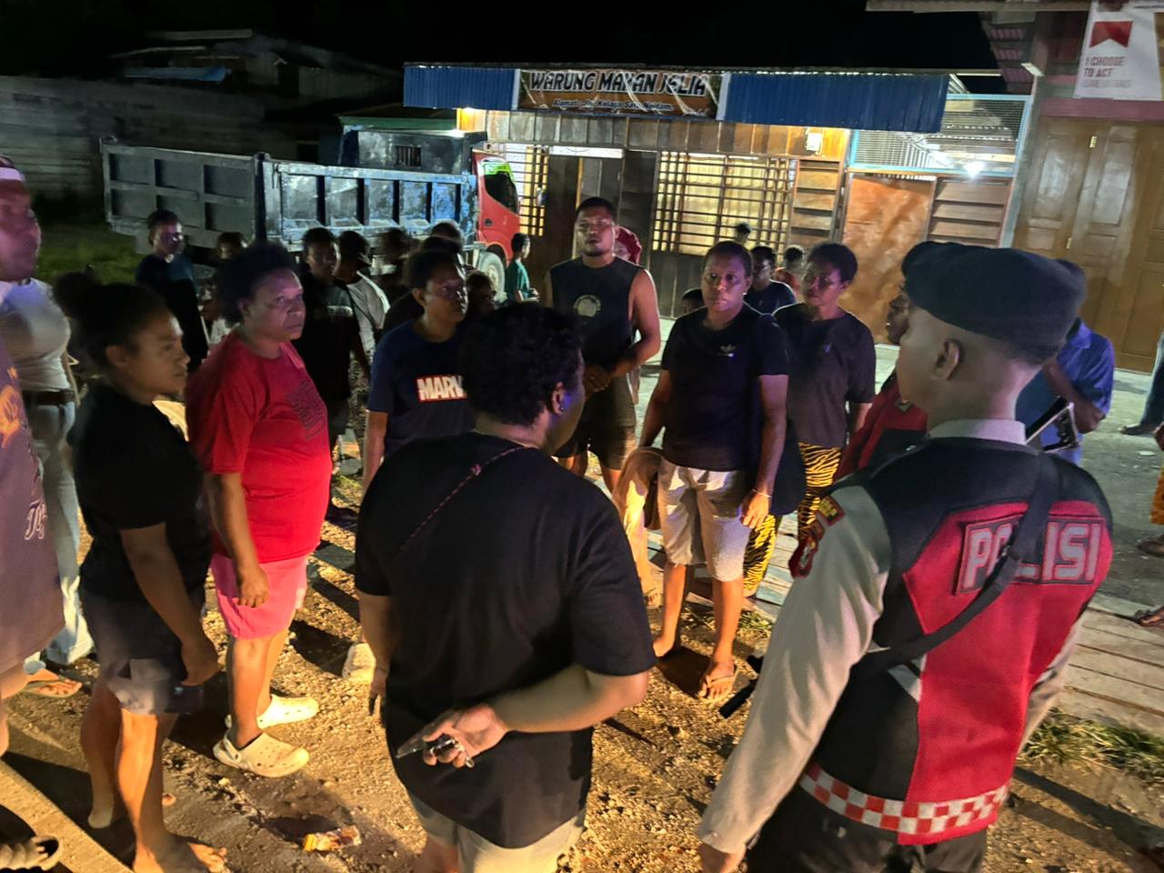 Patroli Sat Samapta Polres Sarmi Amankan Sholat Tarawih dan Situasi Kamtibmas di Kota Sarmi