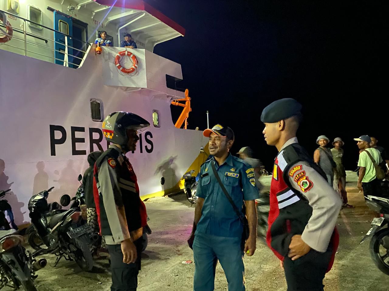 Satuan Samapta Polres Waropen Gelar Patroli Dialogis Di Malam Hari, Ciptakan Kamtibmas Kondusif