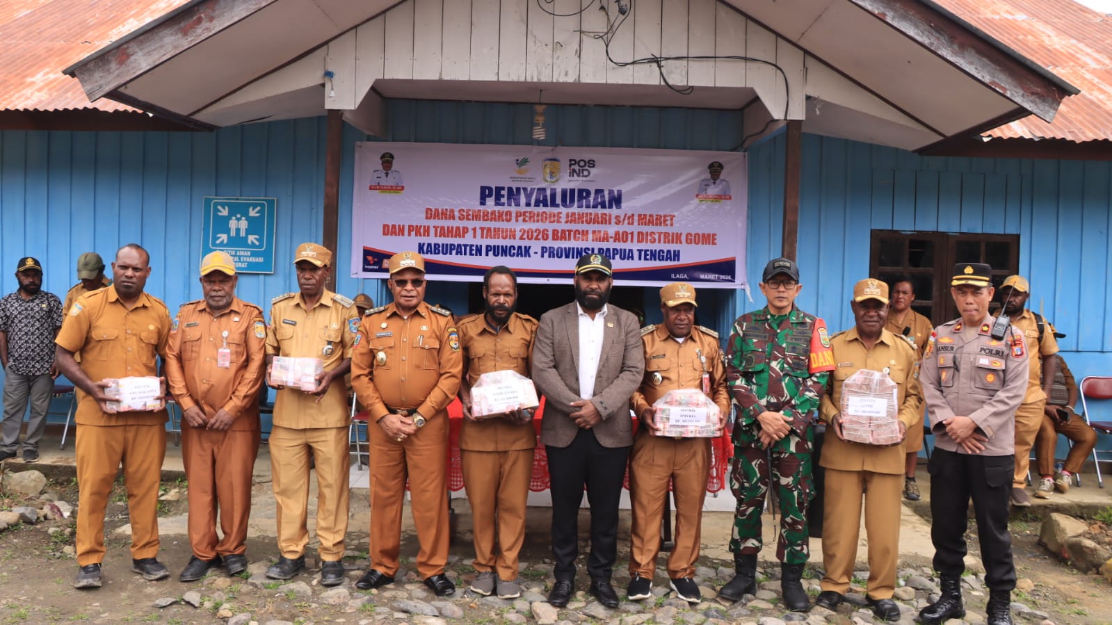 Wakapolres Puncak Hadiri Penyaluran Dana Sembako dan PKH Tahap I Tahun 2026 di Distrik Gome