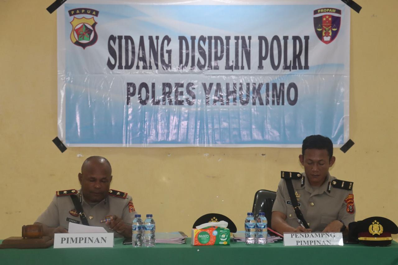Polres Yahukimo Gelar Sidang Disiplin Terhadap Lima Personel Yang Melanggar