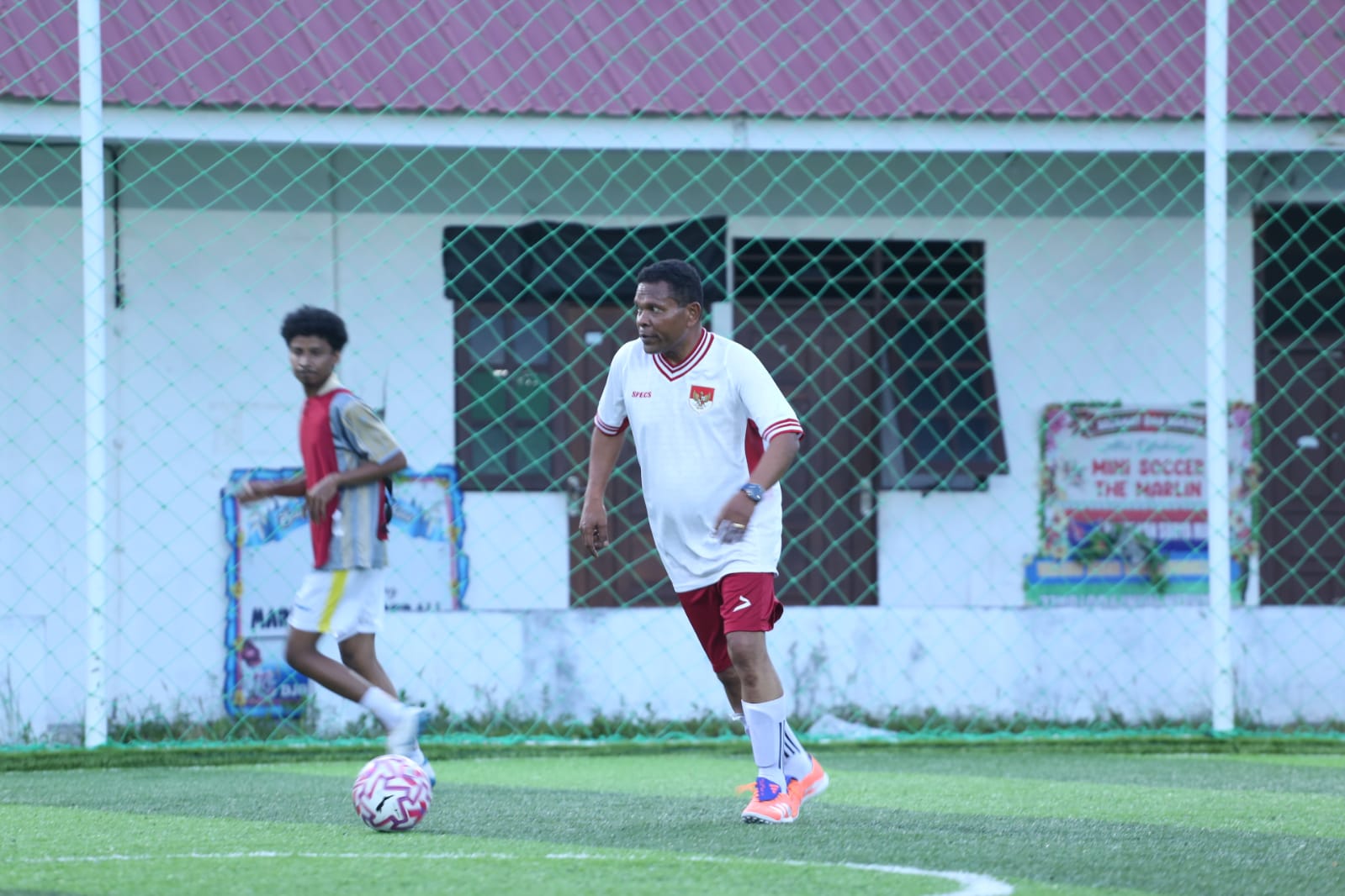 Kapolda Papua Ikut Bertanding dalam Mini Soccer Match, Pererat Kebersamaan Personel di Bulan Ramadan