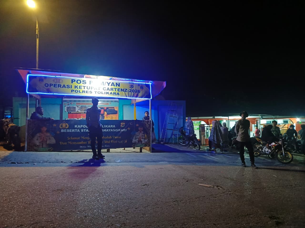 Ciptakan Ramadhan Aman dan Damai, Polres Tolikara Kawal Tarawih Malam ke-22 di Karubaga