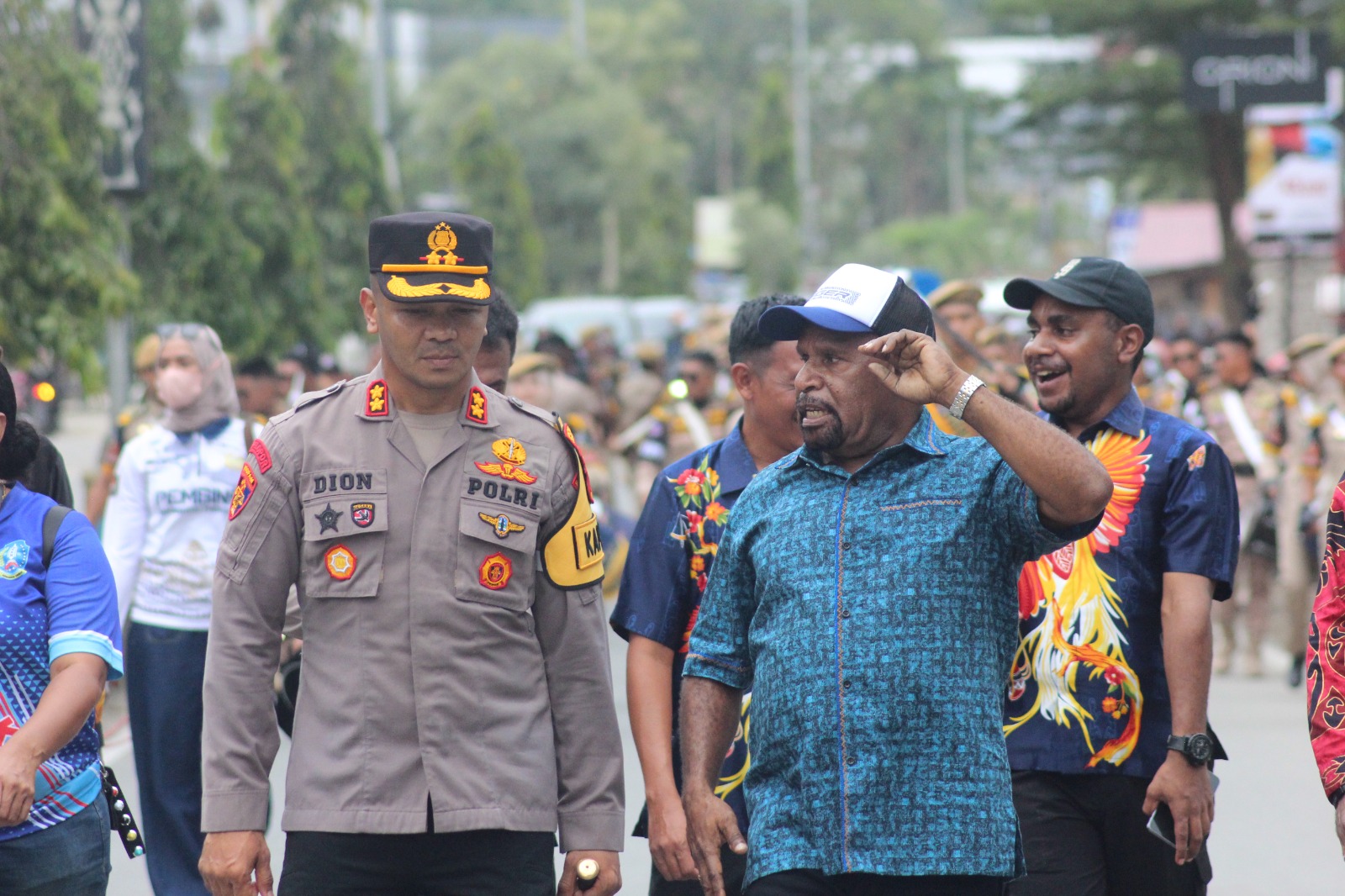 Kapolres Jayapura Turun Langsung Amankan Kegiatan Fun Run 10K Peringati 1 Tahun Kepemimpinan Bupati dan HUT ke-57 Kabupaten Jayapura
