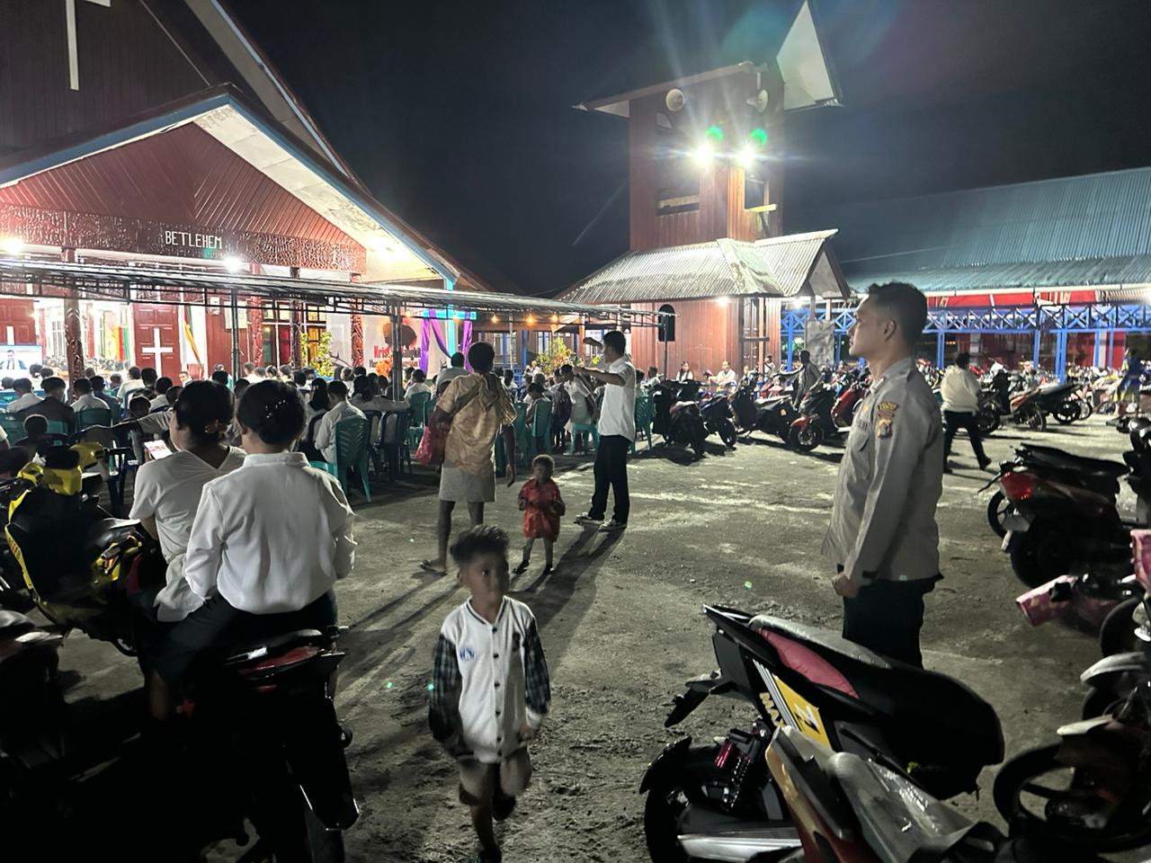 Polres Asmat Terjunkan Personel Pastikan Ibadah Kamis Putih Berjalan Aman dan Kondusif Di Kabupaten Asmat